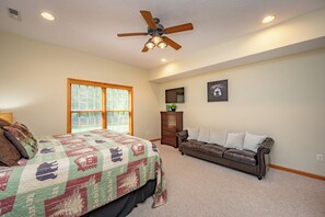 4 bedrooms, free WiFi, bed sheets