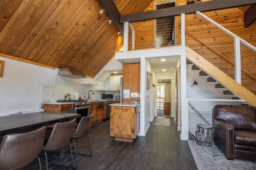 Ski In / Ski Out Slope Side Cabin Chalet # 19