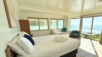 7 bedrooms, iron/ironing board, WiFi, bed sheets