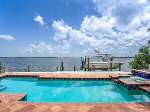 Unclassified image, 5 of 41, button