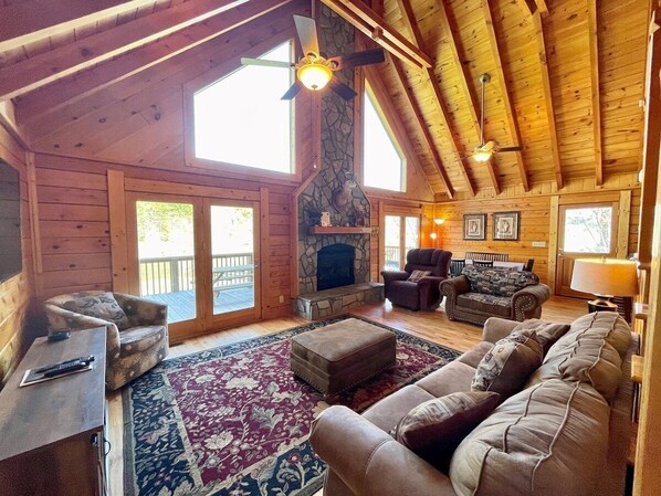 Smart TV, fireplace, table tennis