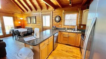 冰箱、微波炉、烤箱、炉灶