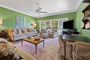 TV, fireplace, video library, stereo - Relax in this 3BR Villa with Pool Overlooking the 1st Fairway. (Georgetown)