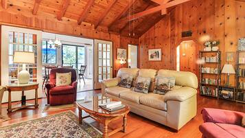 TV, fireplace, DVD player, stereo