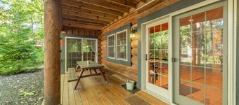 Deep Creek Hideaway w/ Indoor Hot Tub