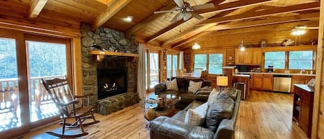 Smart TV, fireplace