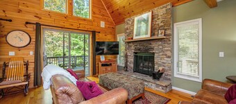 Abbot er Bliss-Lakefront i Carmel Cove, hund venlig, Hot Tub, Grill