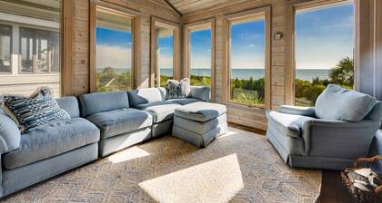 Spacious Oceanfront 4BR Villa with Elevator, Pool, Sunroom & Wine Fridge