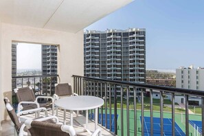 Outdoor dining - Saida IV 703 - Cozy Condo w/ Beachfront Balcony, Small Dog Friendly, Oceanfront Pools & Spas (South Padre Island)