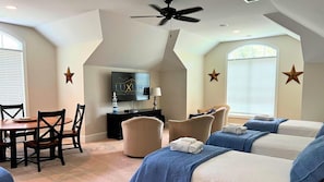 6 bedrooms, iron/ironing board, WiFi, bed sheets
