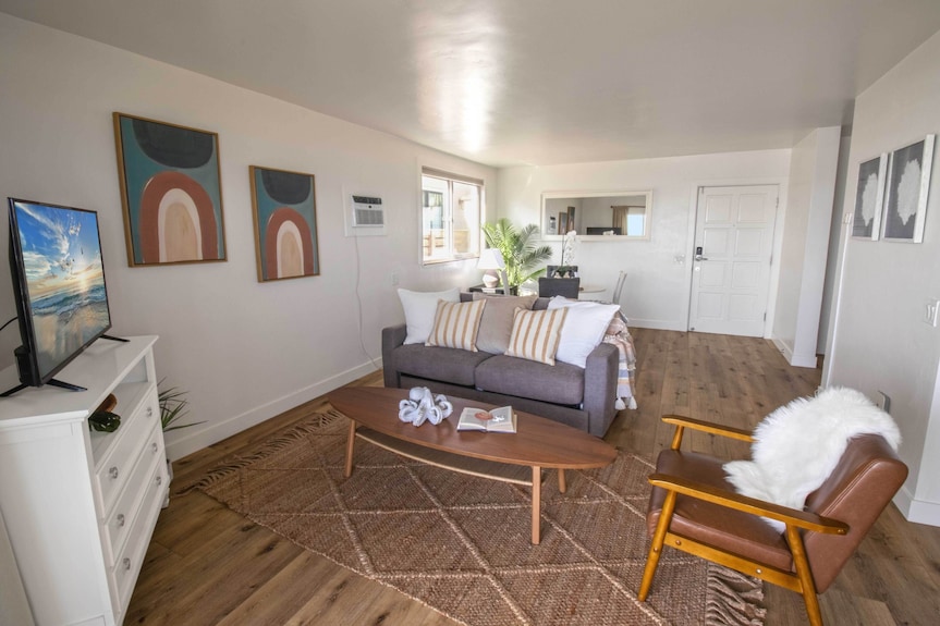 Condominio De Playa Preciosa W / Playa Semi-privada, Una Decoración De Diseño Y A / C Equipado - Bonsall, CA