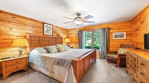 3 bedrooms, iron/ironing board, free WiFi, bed sheets - Beautiful Log Home with VIEWS! Hot Tub, Pool Table, High-Speed WIFI! (Maggie Valley)