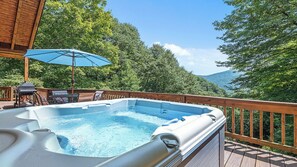 Outdoor dining - Beautiful Log Home with VIEWS! Hot Tub, Pool Table, High-Speed WIFI! (Maggie Valley)