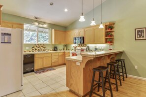 冰箱、微波炉、炉灶、洗碗机