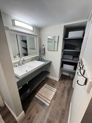 Hair dryer - Coquina Beach Club 103 - Anna Maria Island - Condo 2 Bedroom/ 2 Bath ocean view, maximum occupancy of 6 people. (Bradenton Beach)