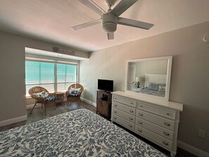 1 bedroom, free WiFi - Coquina Beach Club 103 - Anna Maria Island - Condo 2 Bedroom/ 2 Bath ocean view, maximum occupancy of 6 people. (Bradenton Beach)