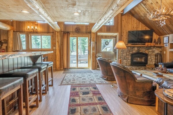Interior - Chalet #9, Slope Side Ski in Ski Out Spacious Fami (Mammoth Lakes)