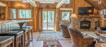 Chalet #9, Slope Side Ski in Ski Out Spacious Fami