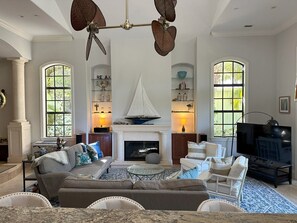 Unclassified image, 2 of 50, button