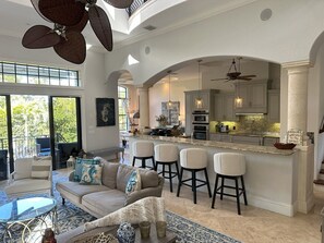 テレビ、DVD プレーヤー