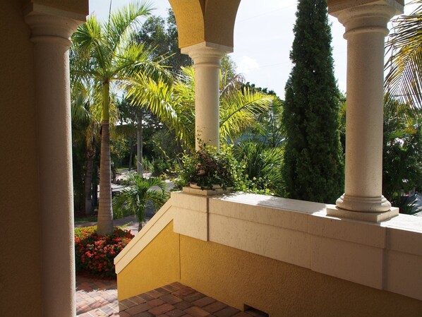 Luokittelematon kuva, 1 kautta 44, painike