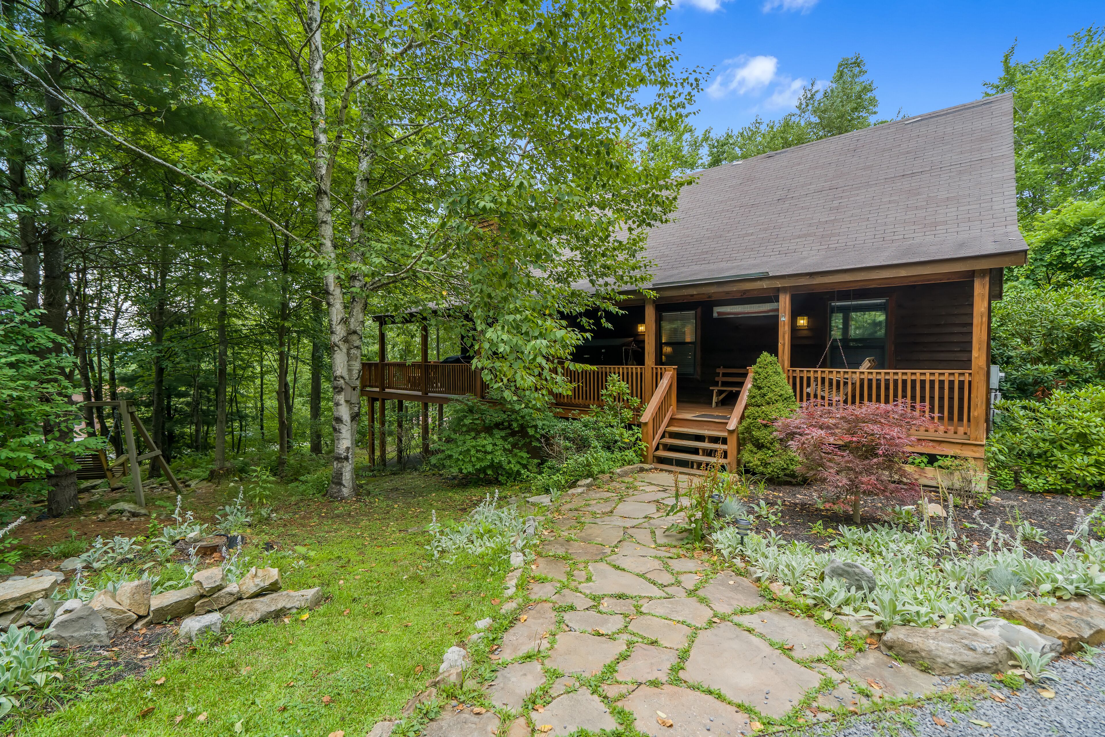 Pinnacle Perch: Lake Access, Hot Tub, Fireplace,  Community Amenities!