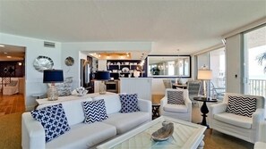 Unclassified image, 3 of 43, button