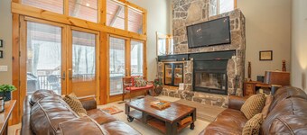 Luxe Dog Friendly Wisp Mt. Ski-In Cabin Retreat