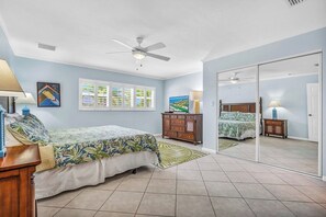 3 bedrooms, free WiFi, bed sheets - P22 - Lovely 3 bedroom 2 bath duplex with private pool, dockage and Cabana Club (Key Colony Beach)