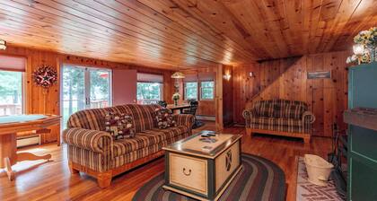 Dog Friendly Stone Cottage w/ Lake Views & Hot Tub