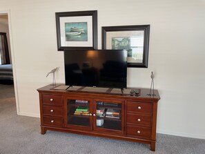 2 makuuhuonetta, silitysrauta/-lauta, ilmainen Wi-Fi, vuodevaatteet