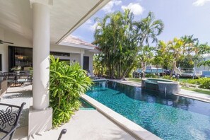 Immagine non classificata, 2 di 48, pulsante