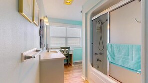 Combined shower/bathtub