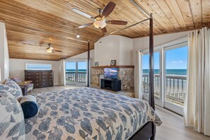 5 bedrooms, travel cot, free WiFi, bed sheets - 🏖️LaKaSa House on Hill Street-Oceanfront Home with Gorgeous Views🏖️ (New Smyrna Beach)