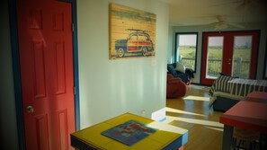 TV - Surf Shak: 2  BR, 2  BA House in Crystal Beach, Sleeps 8 (Crystal Beach)