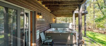 Enjoy Adventure & Relaxation w/ Hot Tub & Fire Pit