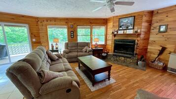 Smart TV, fireplace, table tennis