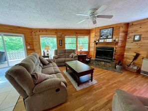 Smart TV, chimenea y tenis de mesa 