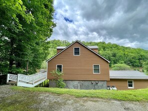Exterior - Grand River Lodge - Riverfront, Dog Friendly, Family Friendly, Wood Fireplace, WIFI, Firepit (Crumpler)