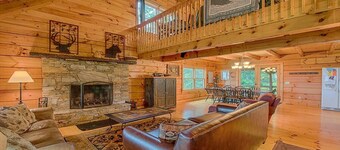 Log Cabin right next to entrance of the Great Smokey Mountains National Park!