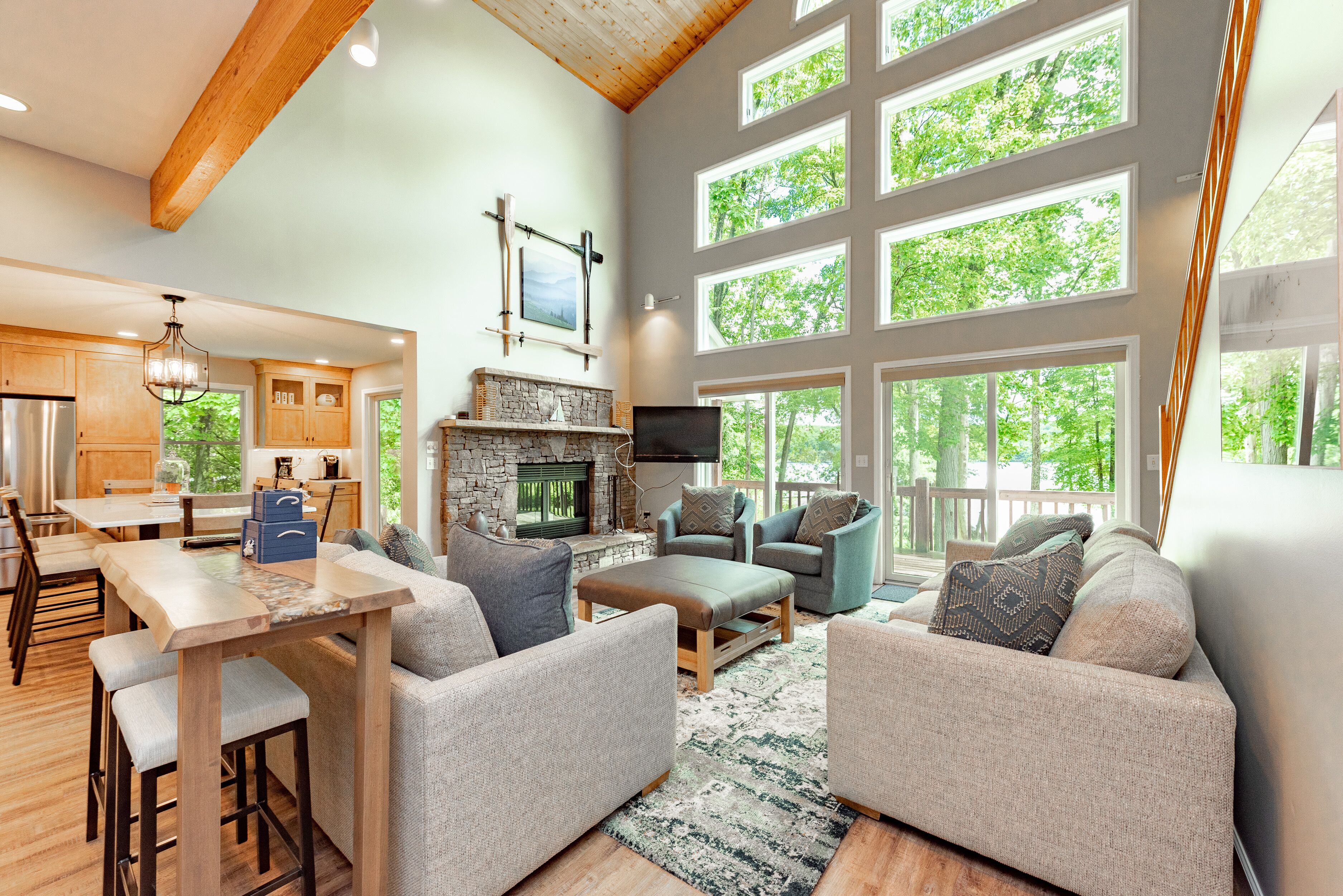 Älytelevisio, takka, DVD-soitin