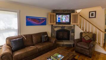 TV, fireplace, DVD player