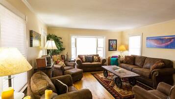 TV, fireplace, DVD player