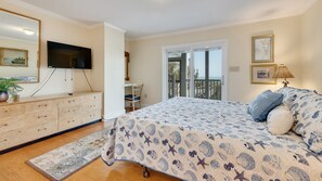 8 bedrooms, WiFi, bed sheets