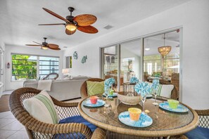 Dining - P27 - Private Beach Access! Pool home with everything you need for an unforgettable vacation. 3 bedroom 2 baths with deep water dockage. (Key Colony Beach)
