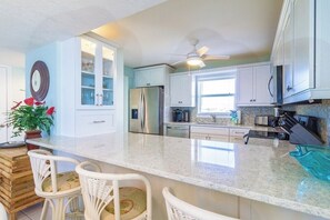 Luokittelematon kuva, 4 kautta 25, painike