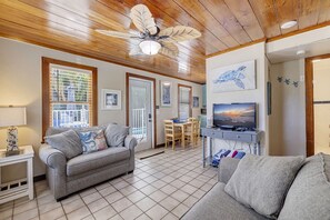 テレビ、DVD プレーヤー