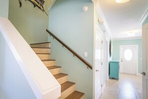 Luokittelematon kuva, 4 kautta 50, painike