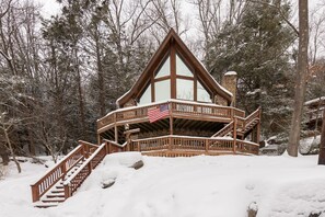 Exterior - Rustic Chalet w/ Fireplaces & Jetted Tub (McHenry)