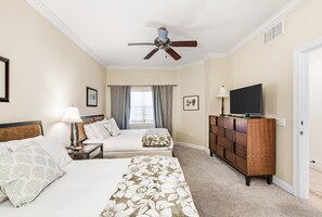 3 bedrooms, pillow-top beds, iron/ironing board, free WiFi - Beautiful Modern Condo with Private Balcony and Golf Course Views (Four Corners)